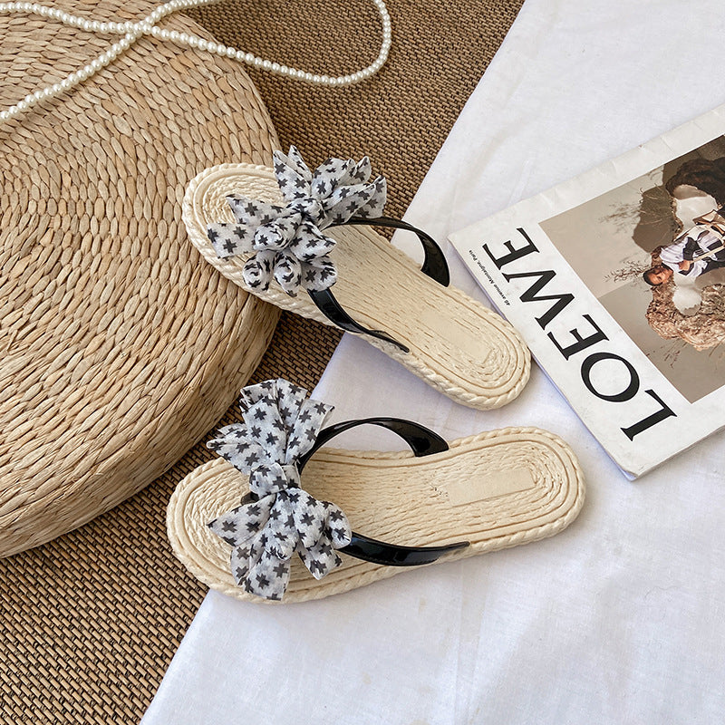 Women's summer flip-flops: fashionable floral & bowknot design, trendy thong sandals, beach shoes, non-slip slides for seaside wear