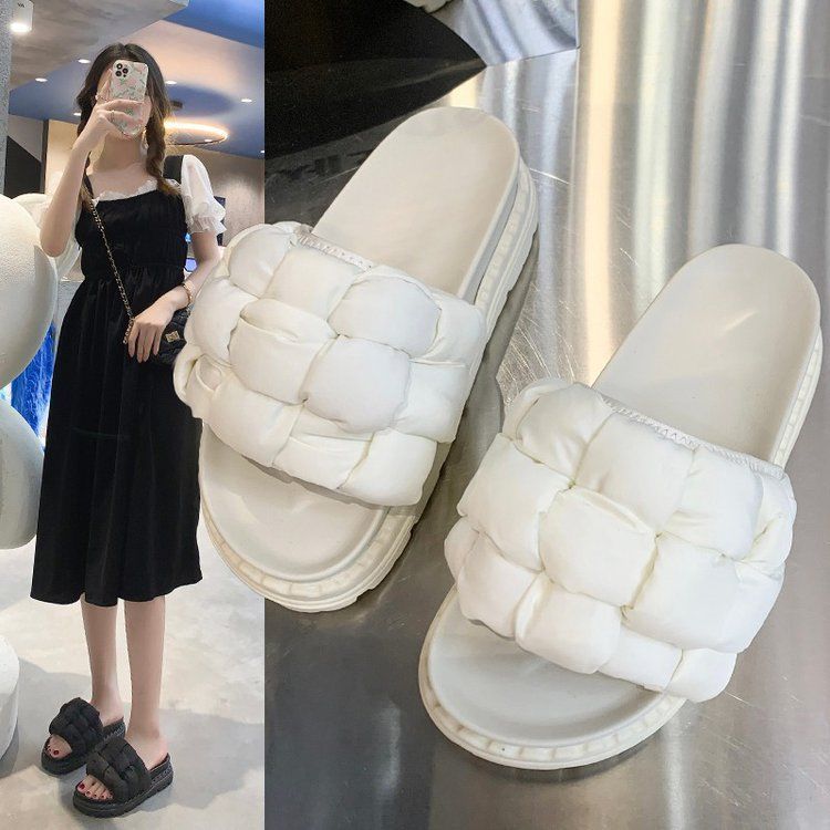 High-end and stylish summer slippers, 's hottest new arrival! featuring a chic, chanel-inspired "bread" design with a chunky platform sole. perfect platform sandals for women this summer