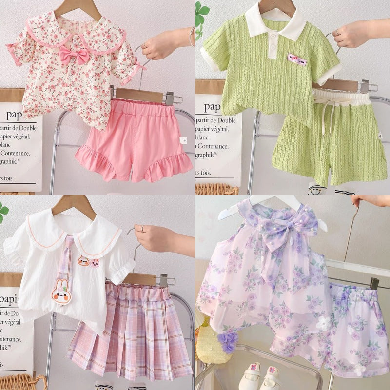 Girls' short-sleeve outfit:  new fashionable and stylish summer two-piece set for baby girls - short-sleeve top and shorts
