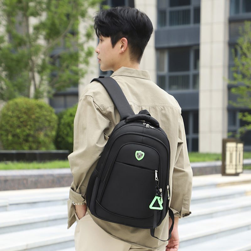 Short trip backpack with pendant, light backpack, men's large-capacity business computer bag, junior high school student schoolbag