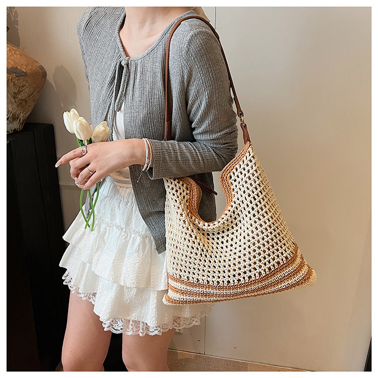 Cross-border trendy fashion hollow straw woven underarm bag women's 2025 summer simple temperament large capacity casual shoulder bag