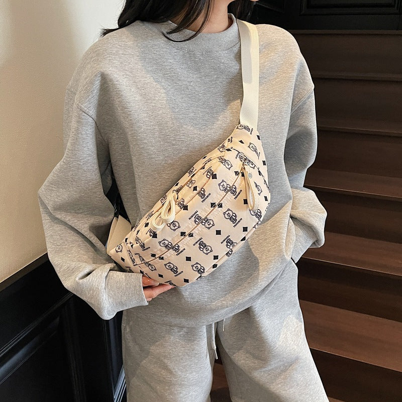 Foreign orders are popular this year, cute bear messenger bags for women's 2025 summer new large-capacity and lightweight chest bags and fanny packs.