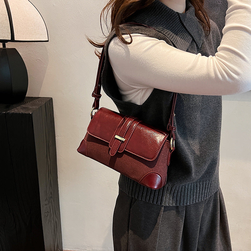 New high-texture French retro shoulder bag temperament versatile commuter bag niche design color matching fashion underarm bag