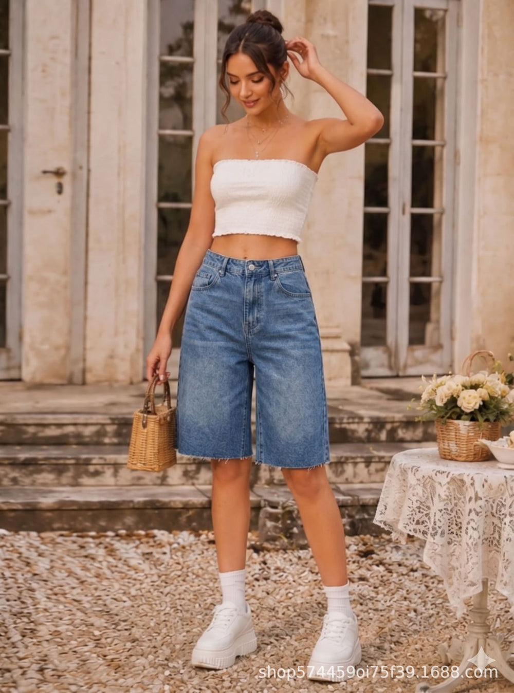 Relaxed fit, knee-length, raw hem denim bermuda shorts, high-waisted classic washed casual women's wear