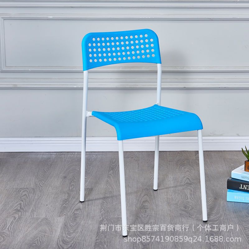 Modern minimalist plastic chair with backrest, portable and stackable dining chair for food stalls, hollow-out design for office reception and negotiation