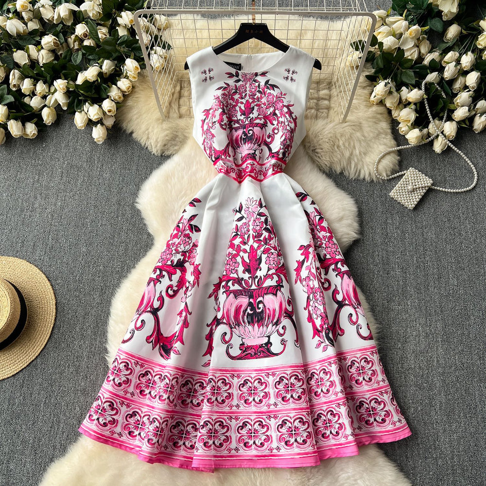 Vintage court style printed dress - women's french chic, slimming, elegant, sleeveless, flowy maxi gown