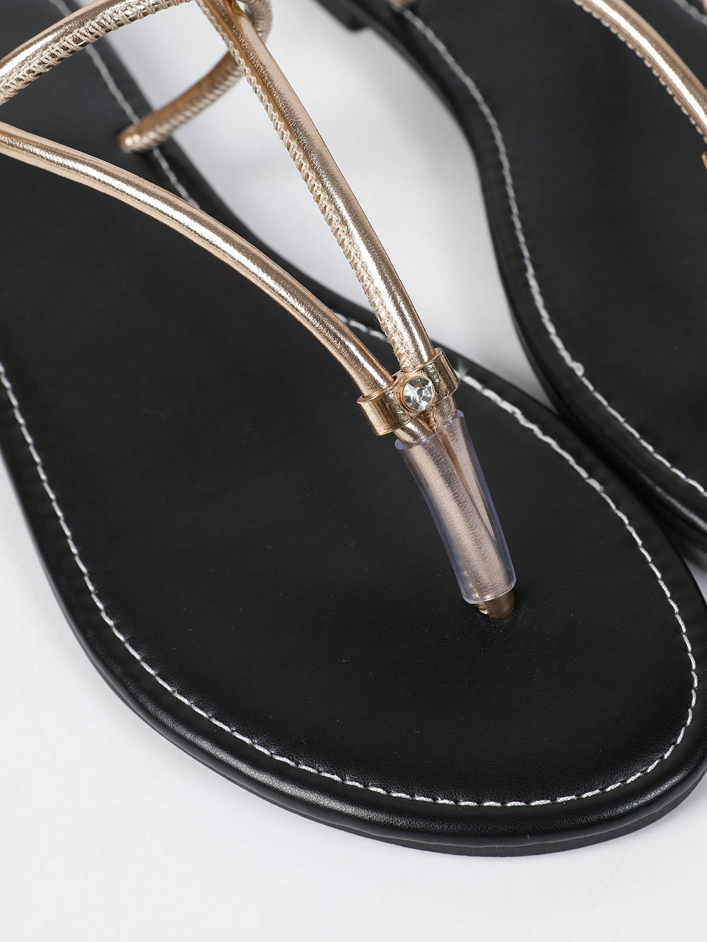 Women's flat slippers - new summer 2025 collection - export quality, flip-flop, herringbone, minimalist, casual beach sandals