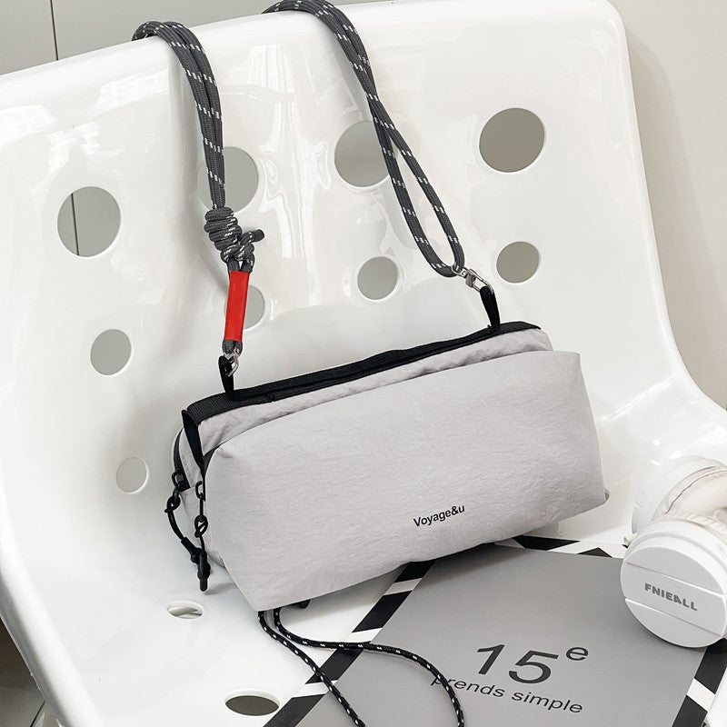 Cross-border Korean version of niche versatile fashion shoulder messenger bag women's 2025 summer new outdoor sports and leisure bag