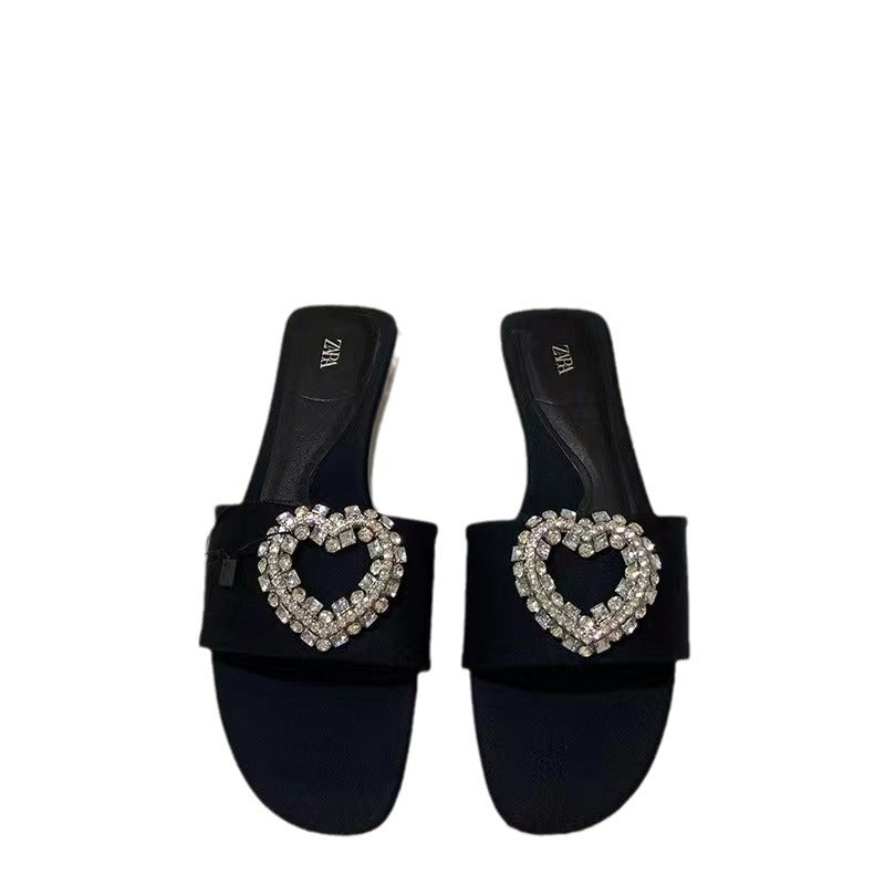 2024 summer new flat sandals with heart-shaped rhinestone buckle, open back, round toe, fashionable women's shoes for outdoor wear