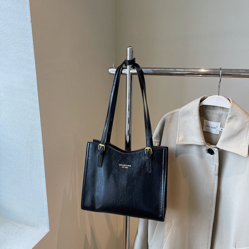 Retro red wedding bride large-capacity bag women's 2025 new autumn and winter versatile commuter shoulder bag tote bag