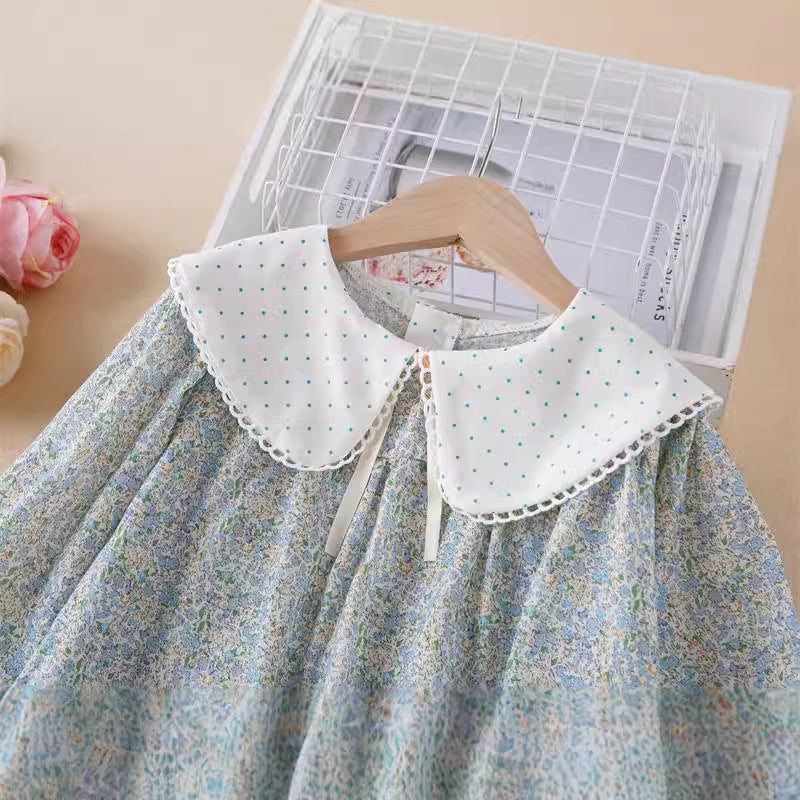 Trending girls' dress: new autumn  collection - stylish, loose-fit, long-sleeved floral dress with turn-down collar for little girls