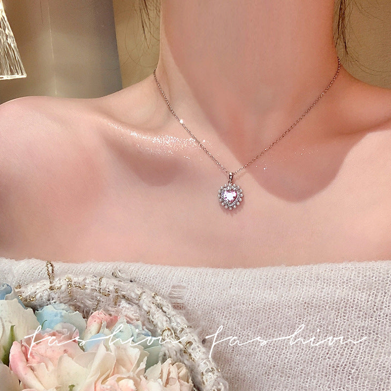 Early spring retro sparkling diamond sugar cube titanium steel necklace women's light luxury niche clavicle chain daily matching accessories wholesale