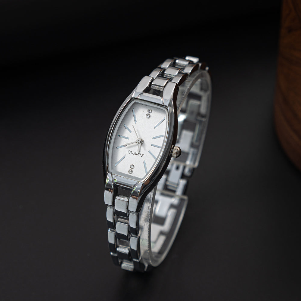 Wholesale minimalist retro barrel-shaped women's watch - unique stainless steel bracelet quartz watch for export