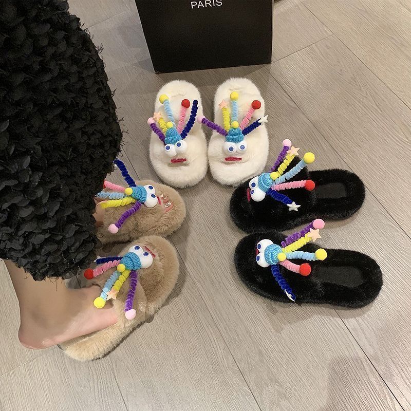 Women's fuzzy slippers - new 2024 autumn/winter collection: cute cartoon plush, thick-soled, height-increasing, fashionable, and versatile thong sandals