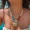 Wholesale seashell pendants for fashion & european cross-border jewelry: colorful crushed stone design, unique alloy seashell pendant necklaces for women