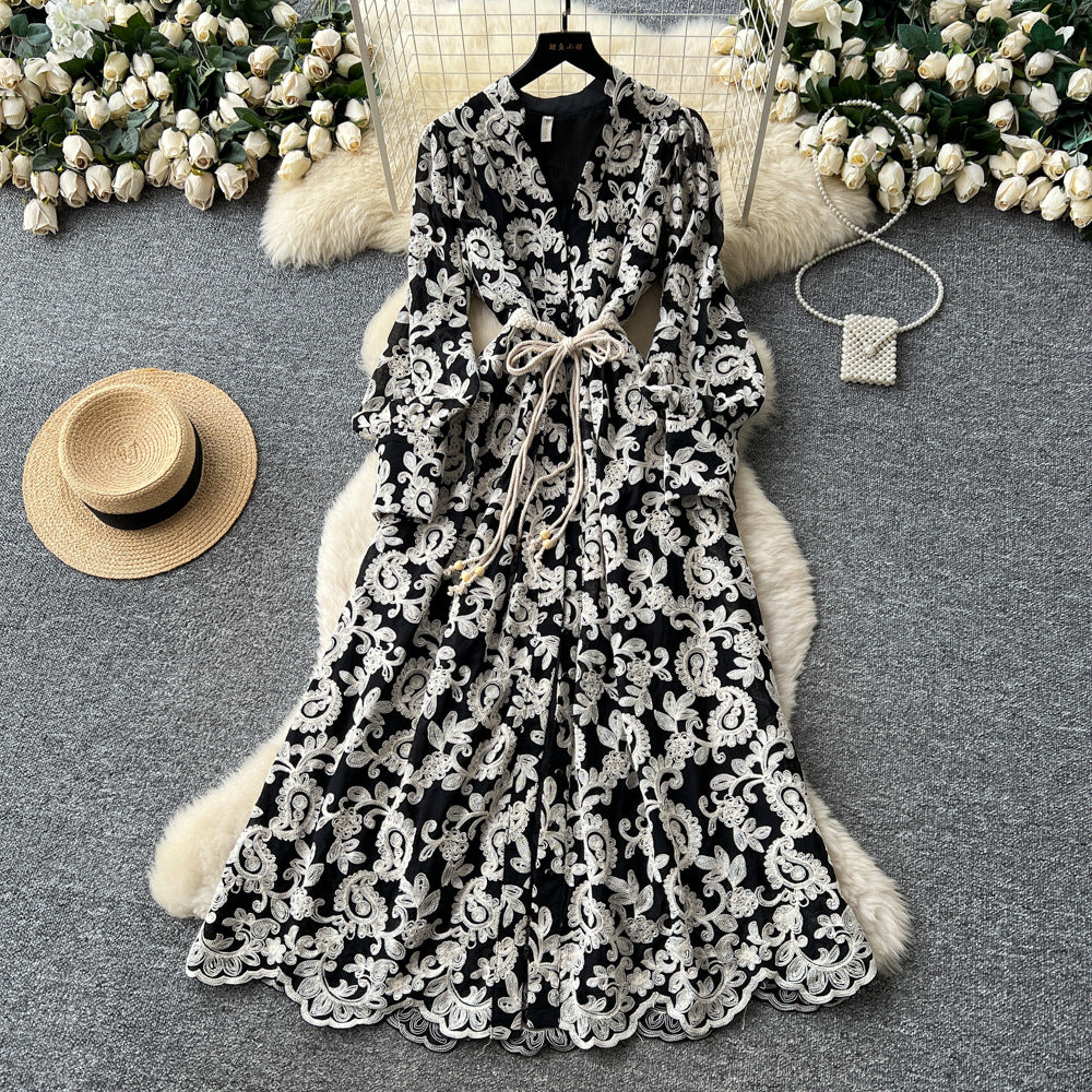 French chic elegant women's dress -  autumn fashion tie-waist v-neck long dress with intricate embroidery