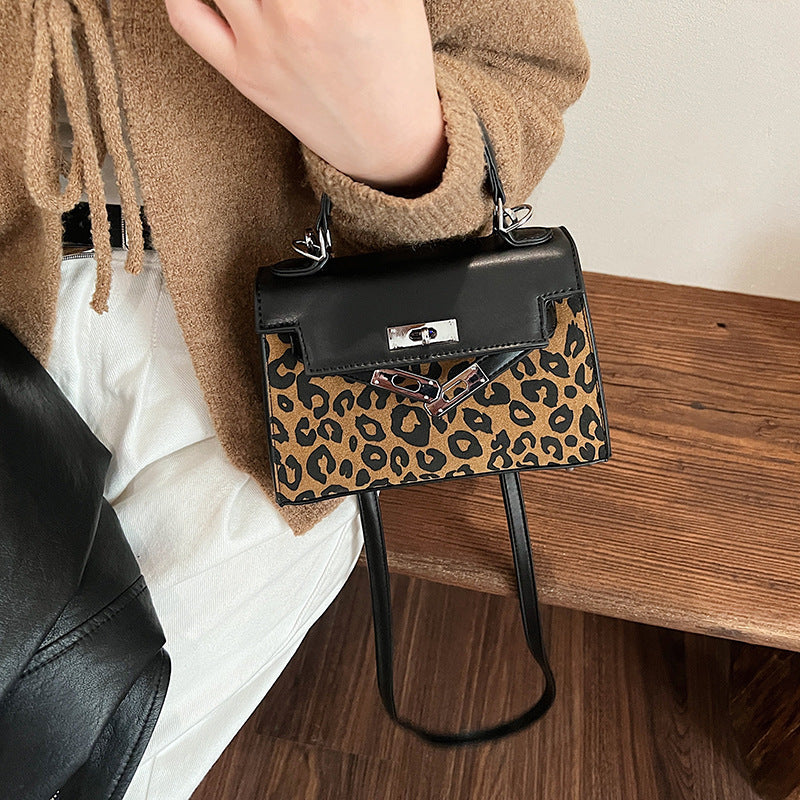 Niche retro leopard print Kelly backpack bag women's 2025 autumn new popular large-capacity shoulder messenger bag