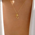 Wholesale flower necklaces, cross-border new alloy niche high-end jewelry, versatile rose pendant collarbone chain for women