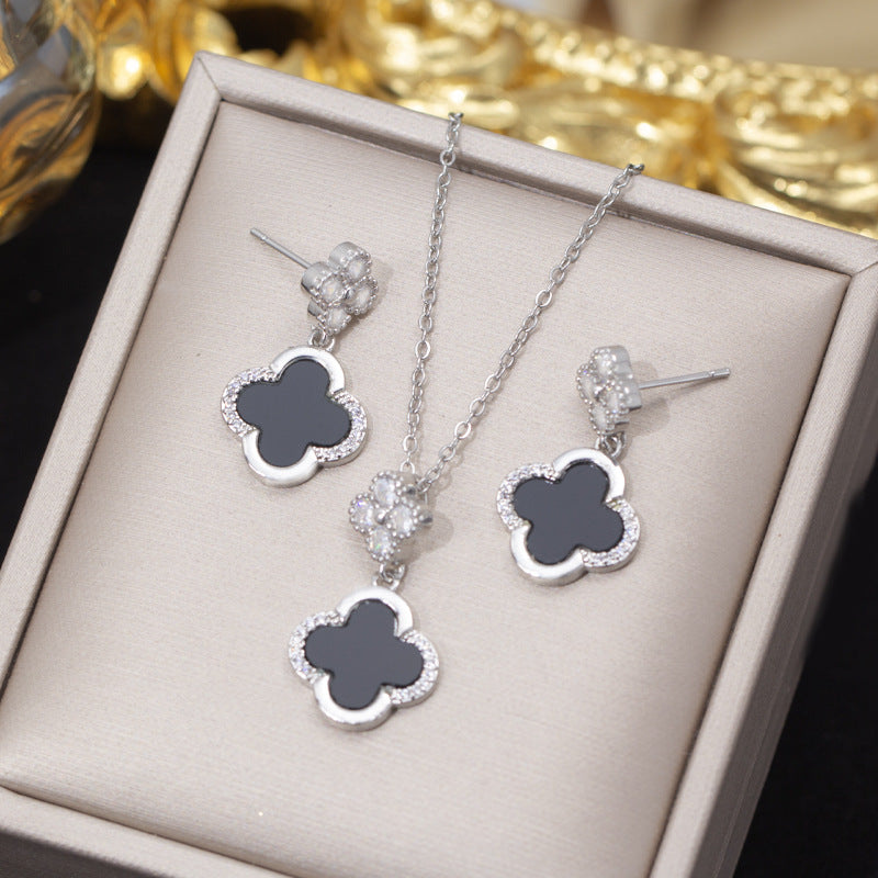 [titanium steel] micro-embedded four-leaf clover necklace and earrings set, high-end, accessible luxury, stylish, elegant earrings, clavicle chain jewelry