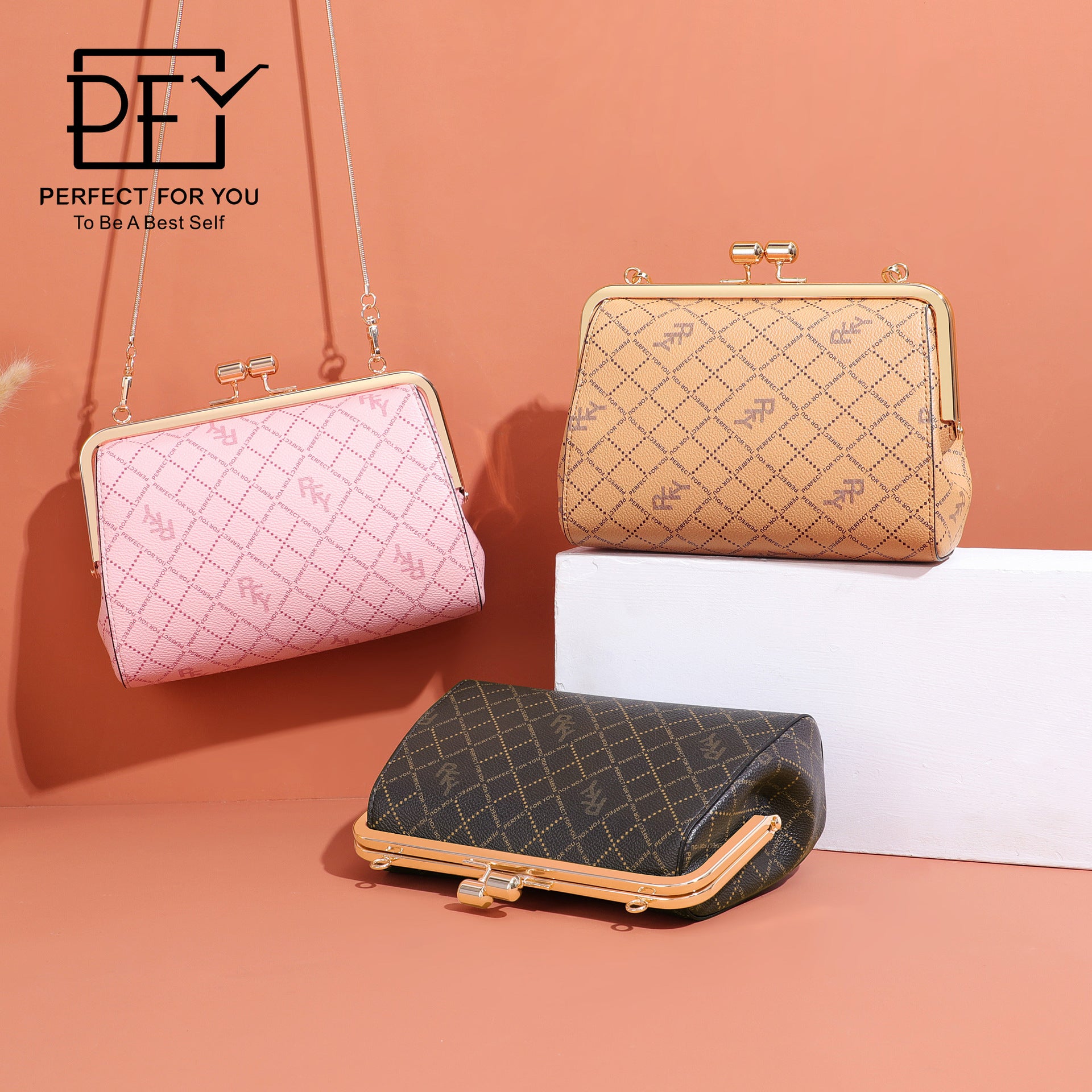 Fashion commuter big-name women's bags, presbyopia messenger bags, versatile retro bags for women, high-end foreign-style metal gold bags
