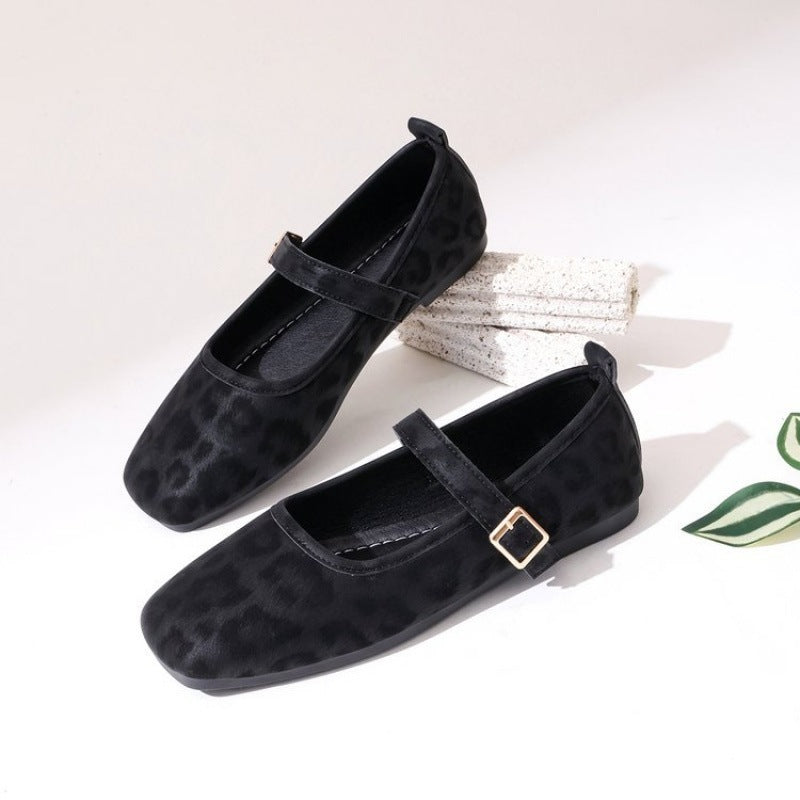 Wholesale women's plus size mary janes: new  retro single strap, non-slip soft sole flats for export