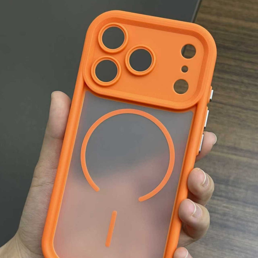Suitable for iphone17prom mobile phone case 16 two-in-one magnetic suction apple 15 electroplated button pc cooling mobile phone case