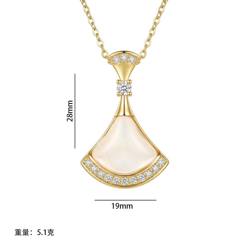 Popular copper-inlaid zircon cat's eye stone small skirt necklace for women, accessible luxury, niche style, non-fading clavicle chain jewelry
