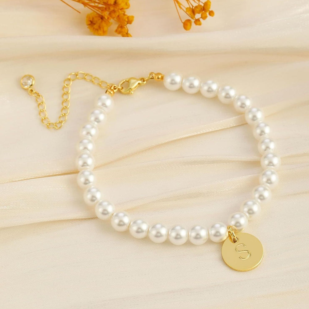 Amazon gold 26 letter coin pendant bracelet imitation pearl beaded bracelet women's bridesmaid gift jewelry