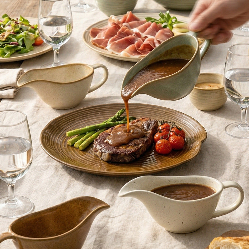 Retro ceramic sauce boat western food steak juice bucket cup teppanyaki black pepper tomato juice ceramic handle cup seasoning