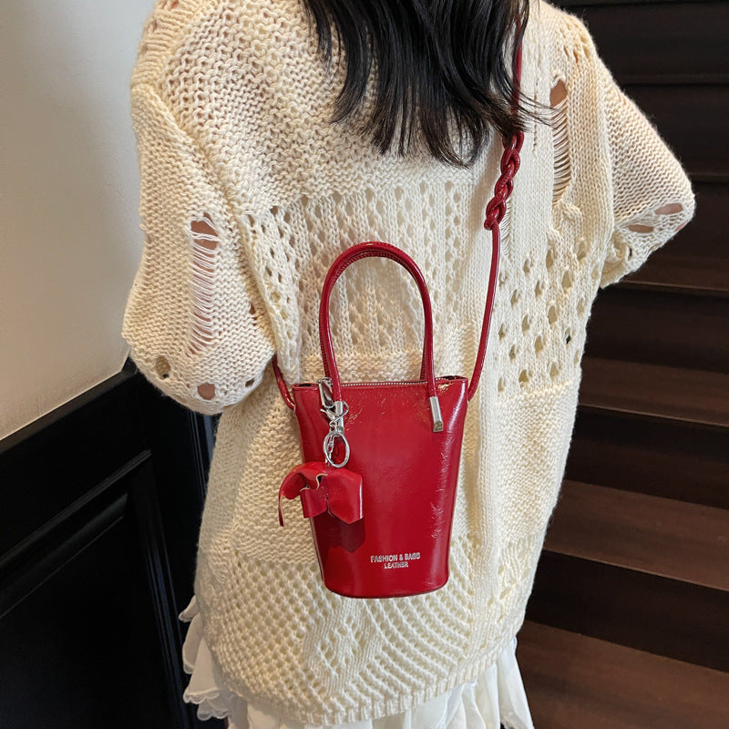 High-end niche bucket bag versatile women's bag new popular fashion shoulder messenger bag Korean simple handbag