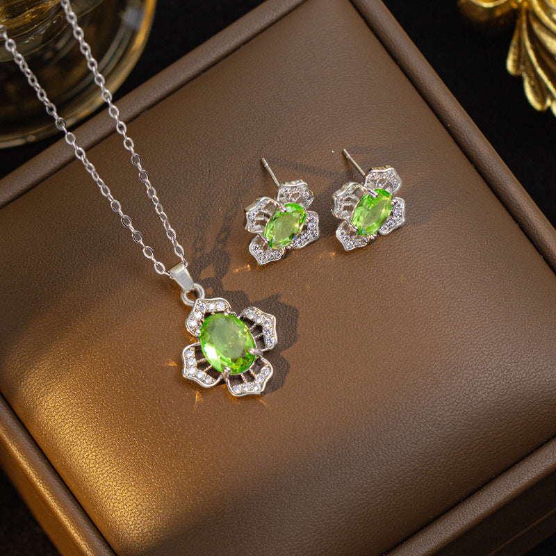 Necklace female internet celebrity four-leaf clover zircon pendant earrings niche design fashion new high-end sense sweater chain suit