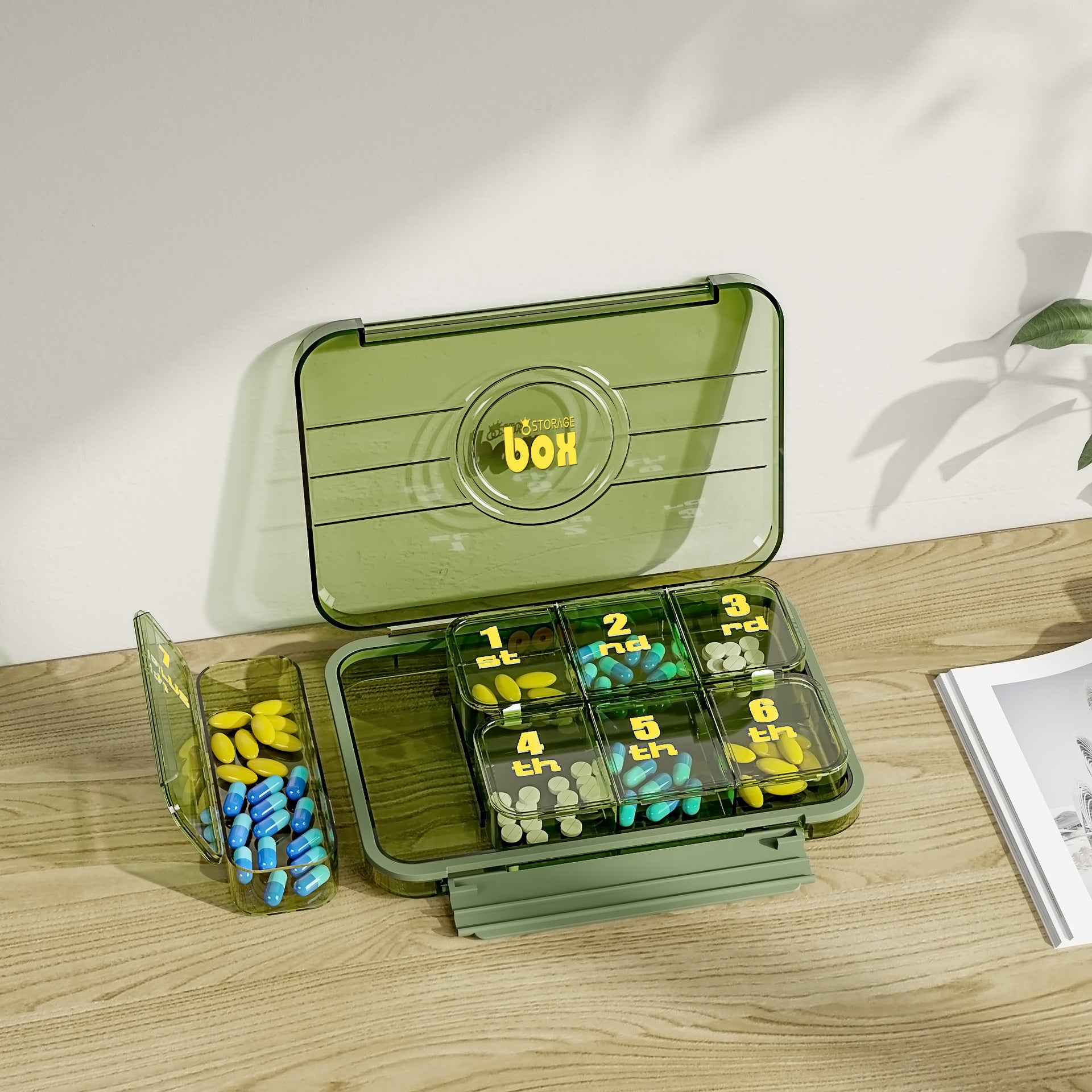 Portable and portable medicine box seven days a week, medicine dispenser,  new large font medicine reminder medicine box