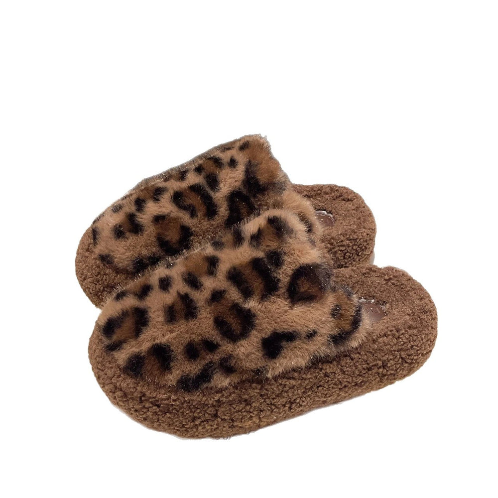 Lambswool thick-soled fuzzy slippers for women, autumn/winter outerwear, 2025 new style, leopard print closed-toe fleece-lined cotton slippers (pairs well with skirts)