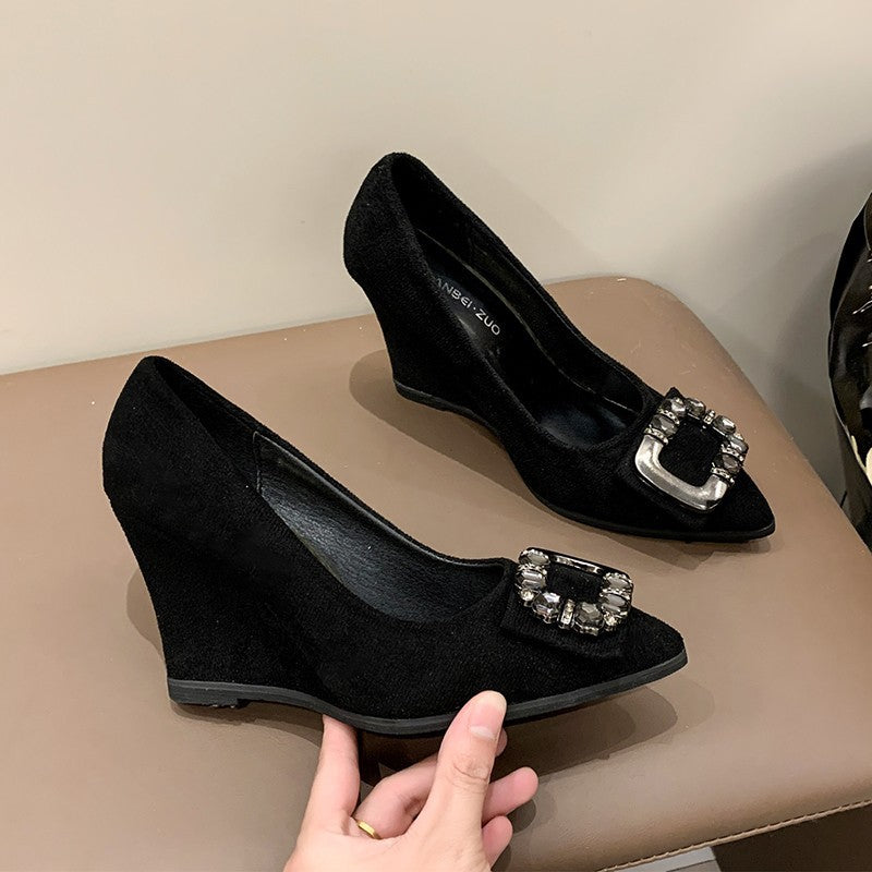2025 versatile autumn high-heeled work shoes, size 43, fashionable rhinestone new women's shoes, pointed-toe black wedge heel pumps
