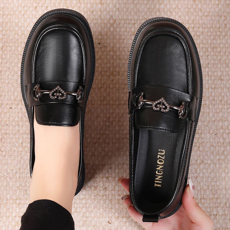 2025 new autumn women's comfort shoes: soft sole, non-slip, slip-on loafers for middle-aged and elderly women