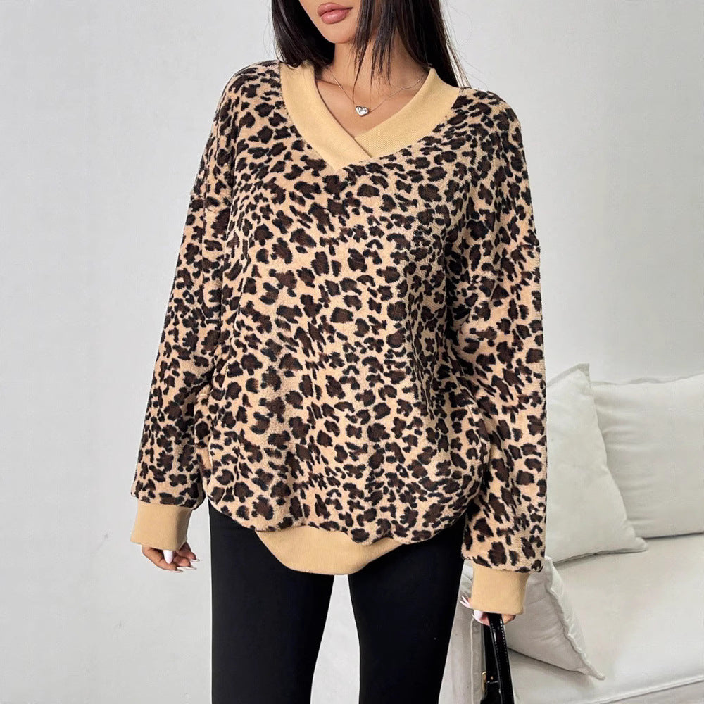premium women's sweatshirt - new autumn/winter collection, age-defying, chic v-neck leopard print faux fur top