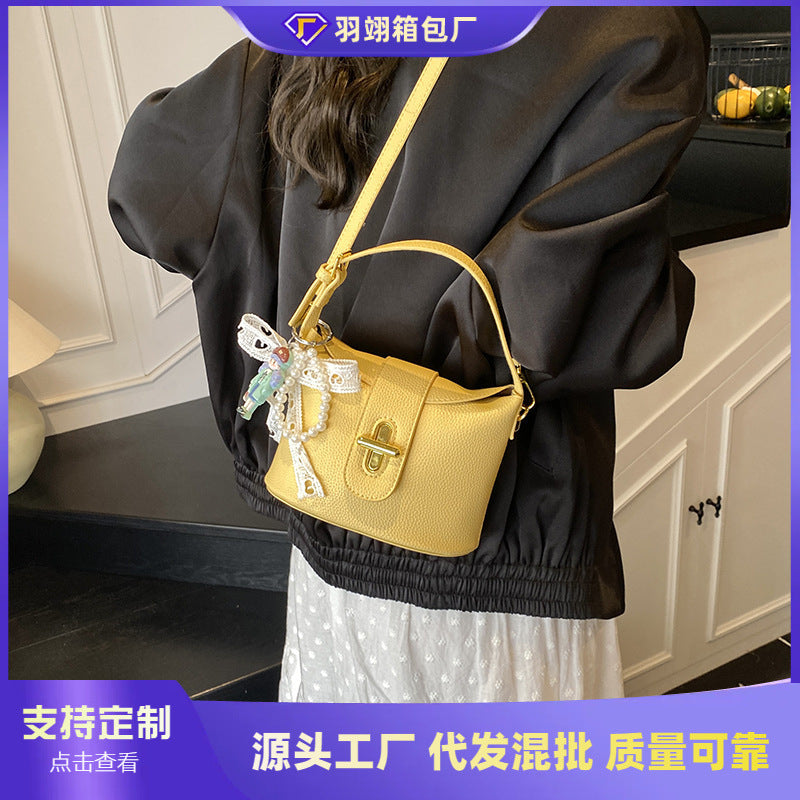 Cross-border high-end niche bag women's summer 2025 new fashion messenger bag Korean version casual portable bucket bag