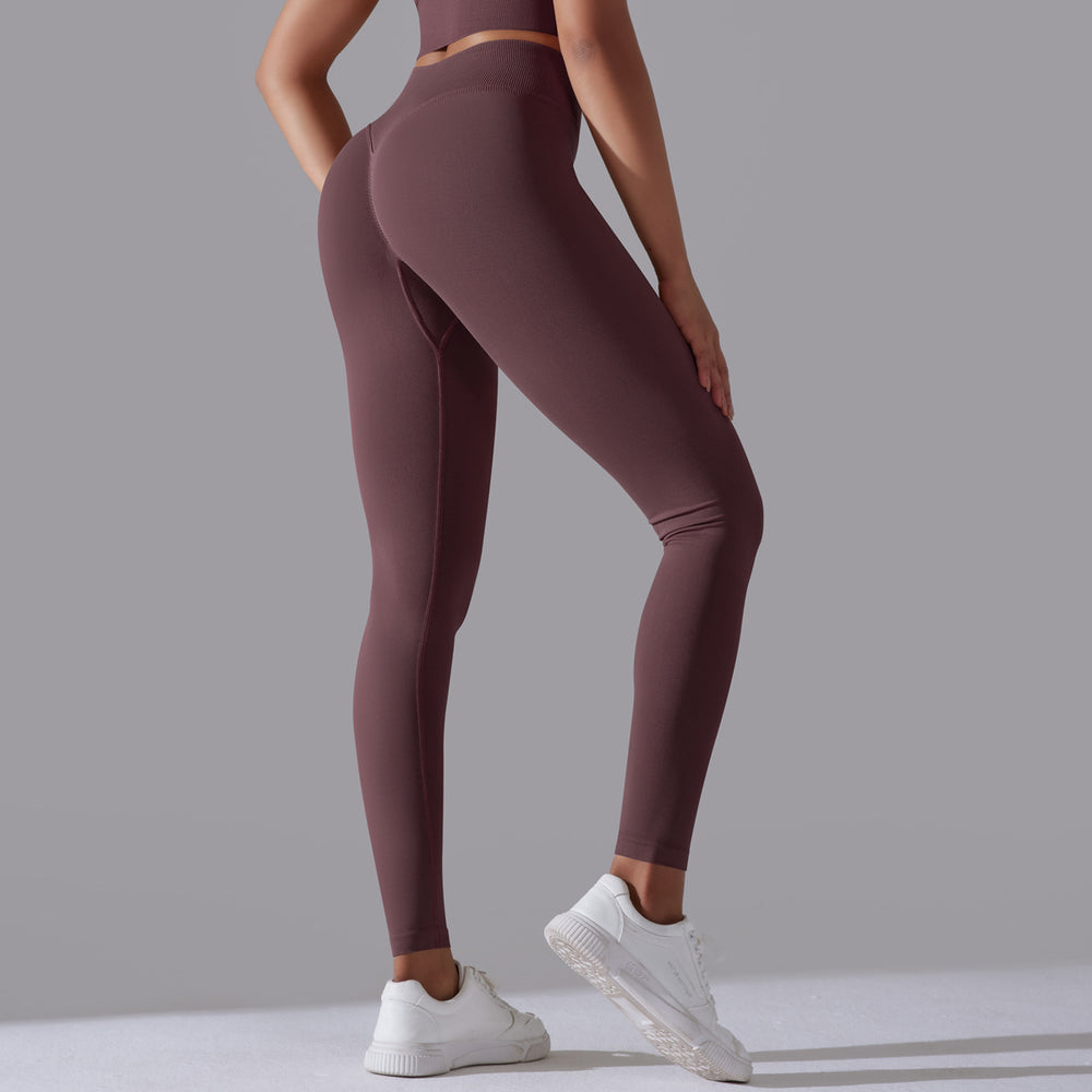 European and american new seamless yoga outfit sexy open-back workout set high-waisted butt-lifting leggings running fitness set