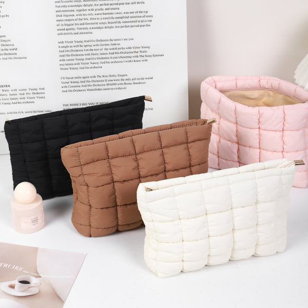 Internet celebrity fashion pleated cosmetic bag new versatile foreign style small bag  women's Korean version casual bag clutch bag
