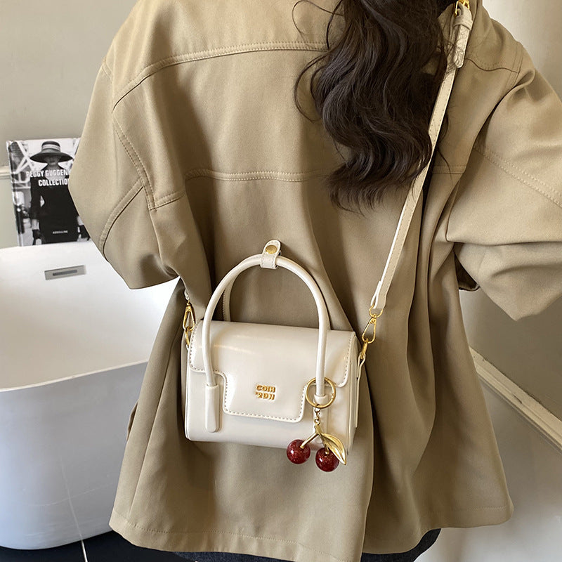 Portable fashionable small bag 2025fall and winternew arrival super popular atmosphere underarm bag trendyeasiest for match shoulder crossbody bag