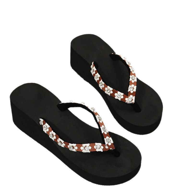 2025 summer new fashion flat flip-flops, thick-soled versatile wedge sandals, rhinestone beach slippers for outdoor wear