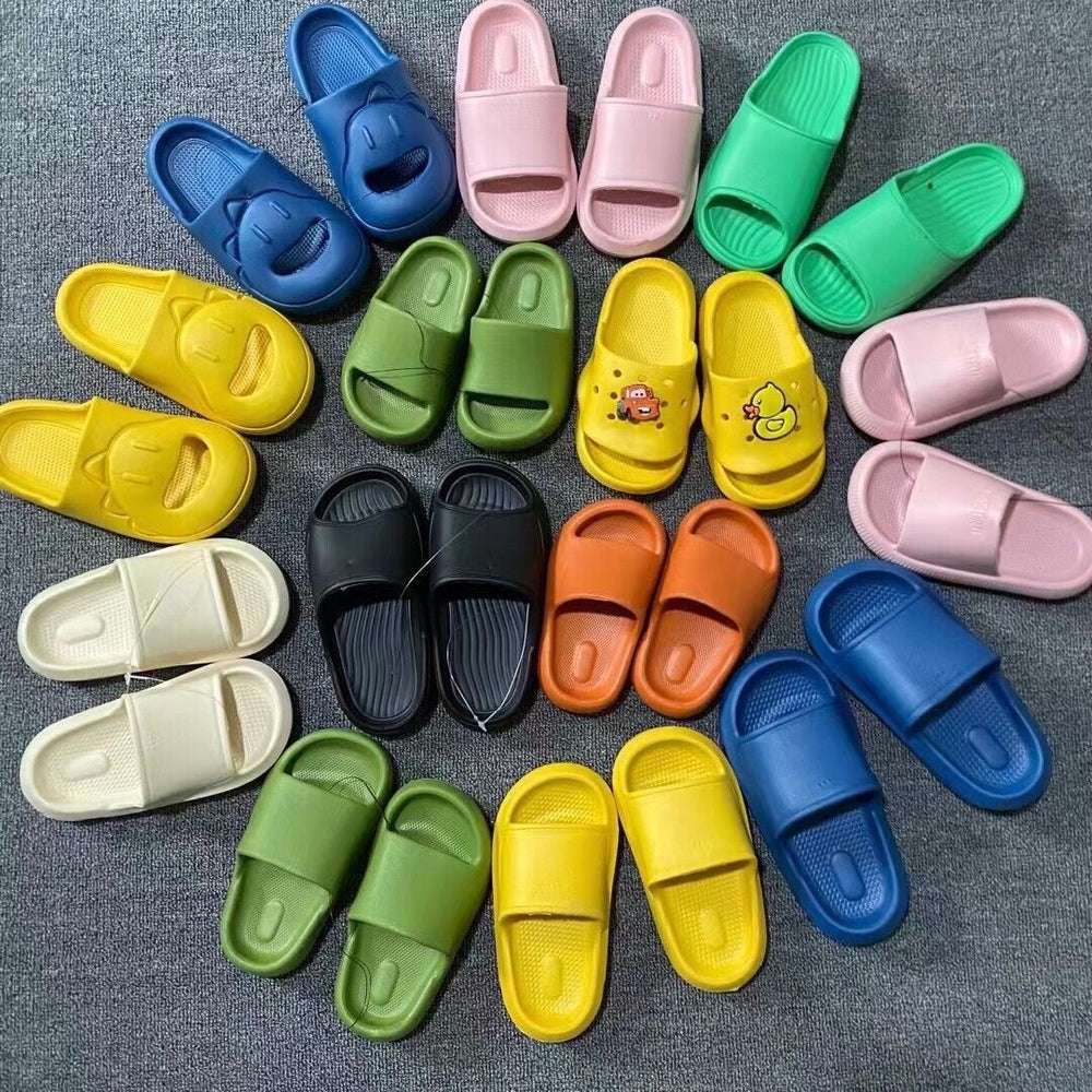 Clearance of mixed stock slippers, wholesale of men's and women's home slippers, summer street stalls, pvc special price sandals