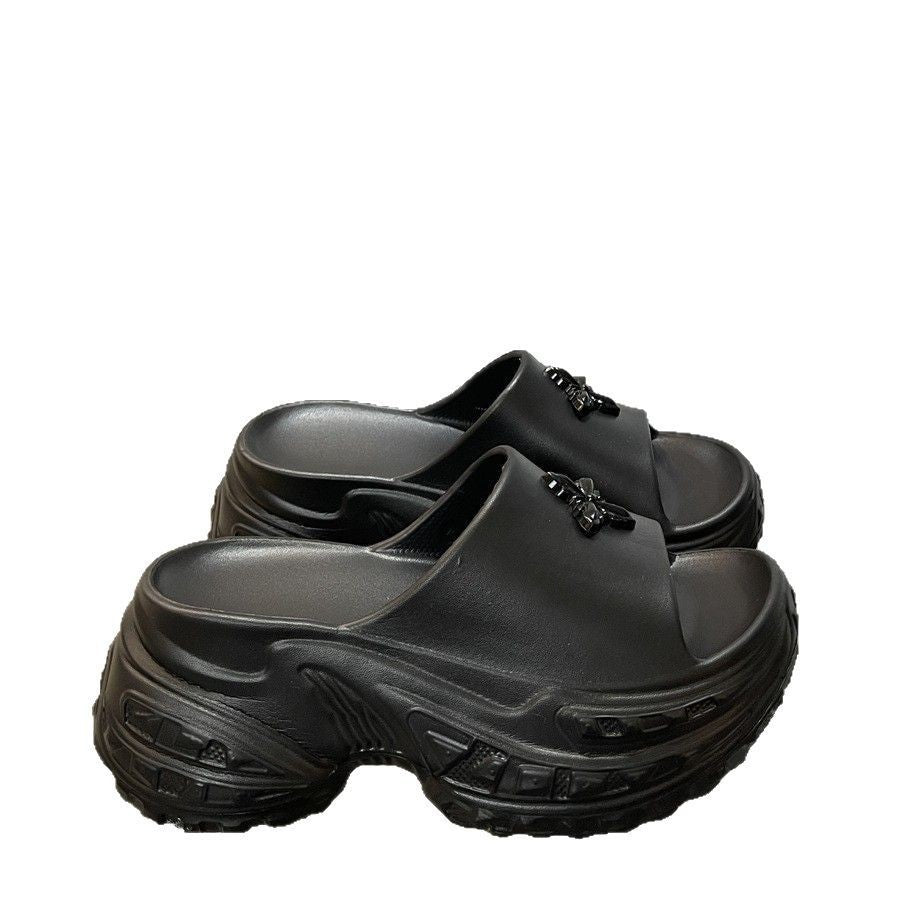Trending chunky platform slides for women - new summer 2025 collection: perfect for outdoor wear, summer lounging, and students looking for a height boost