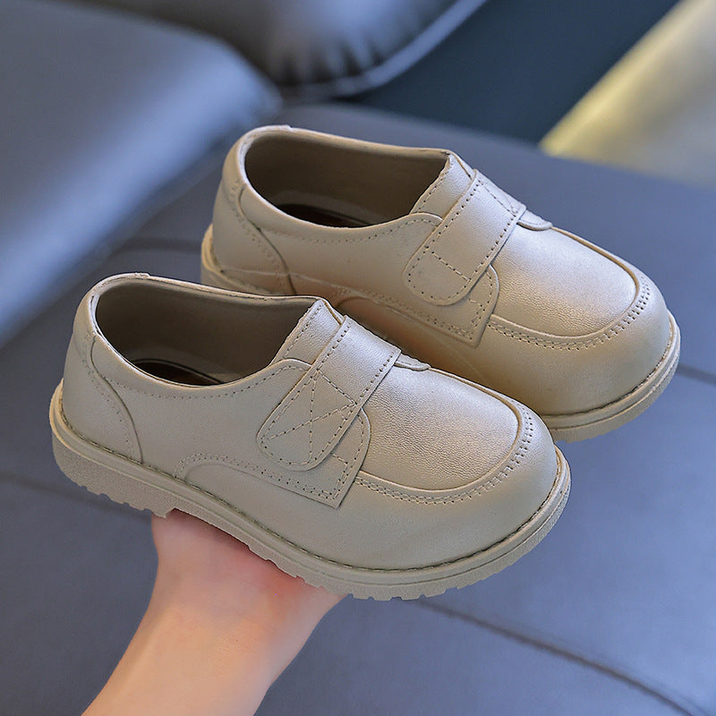 Kids' soft-soled single shoes - perfect for school, performances, and a british-inspired look. ideal for spring, these black leather shoes for boys add a touch of style to any outfit