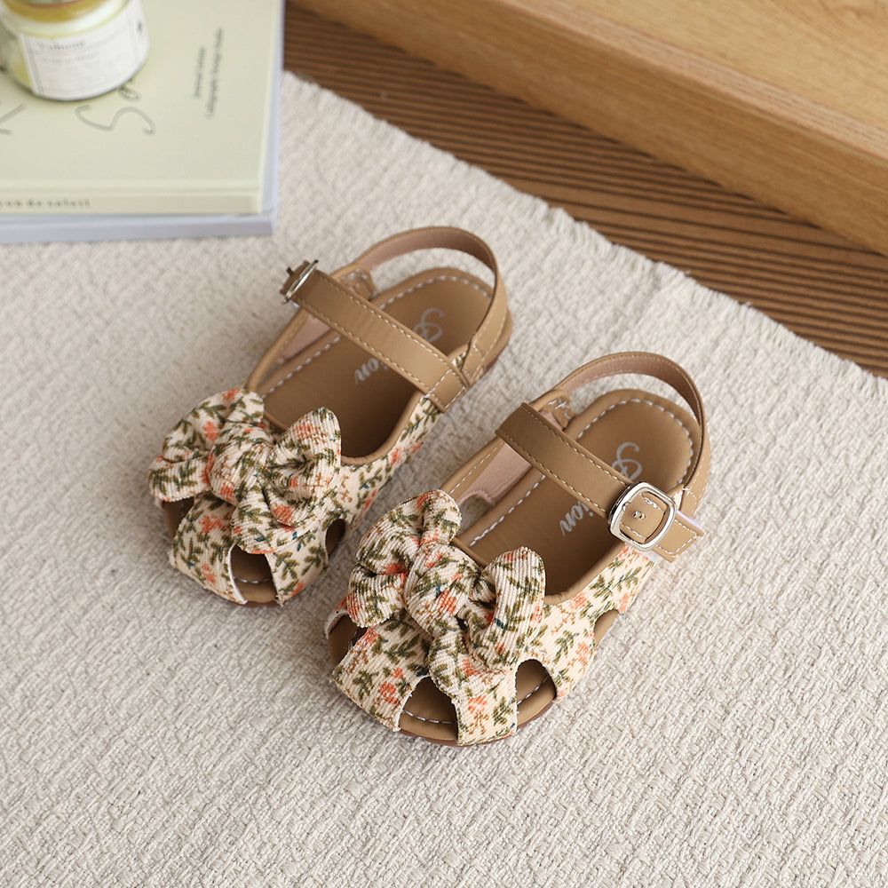 Girls' mori-style sweet floral hollow-out closed-toe sandals,  summer new soft sole princess shoes, non-slip beach sandals