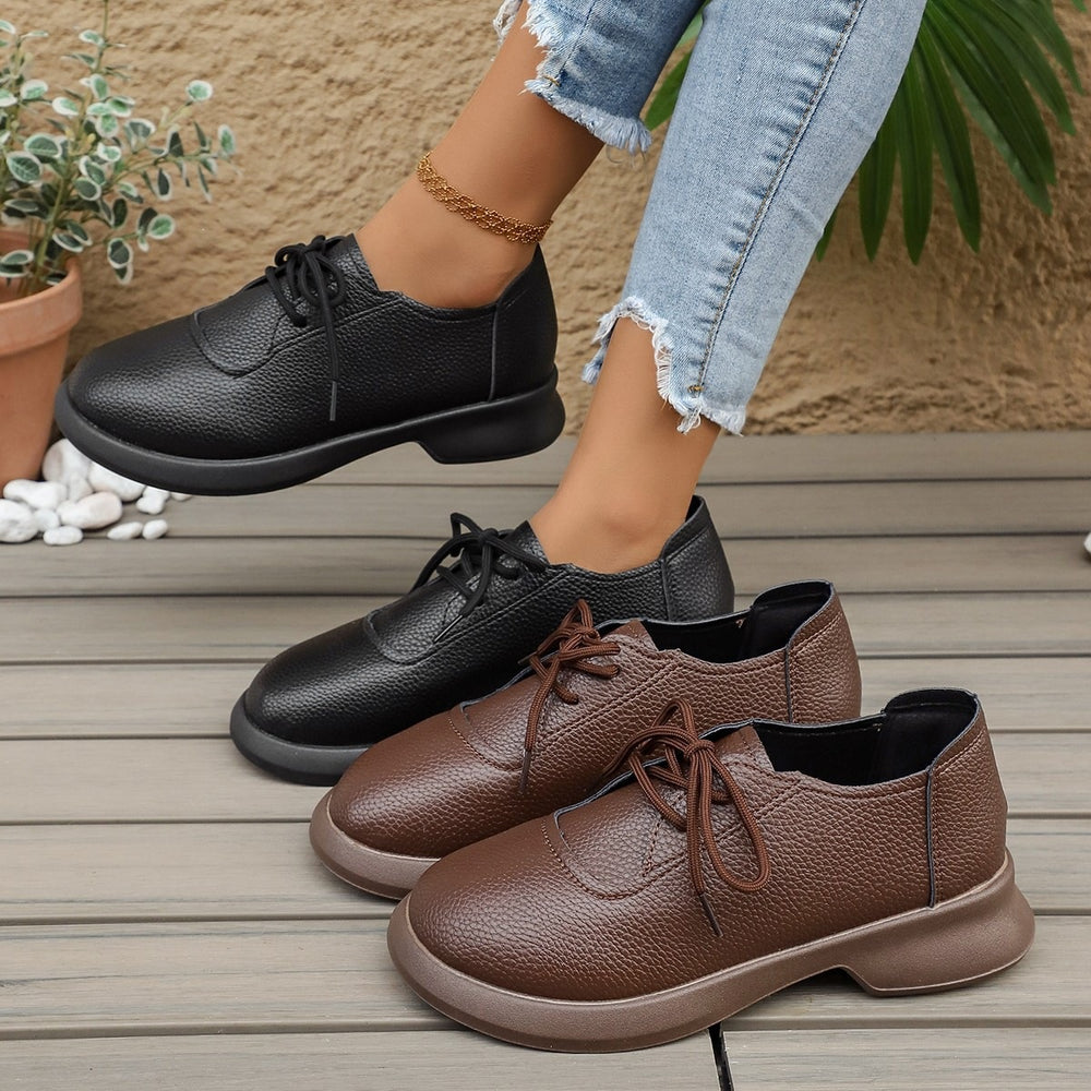 Plus size women's flats for export - new autumn  collection: comfortable, versatile, round-toe, flat, soft leather loafers for moms