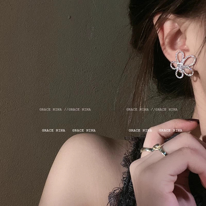 Spring break style white floral earrings - unique dopamine studs, niche design, versatile earrings