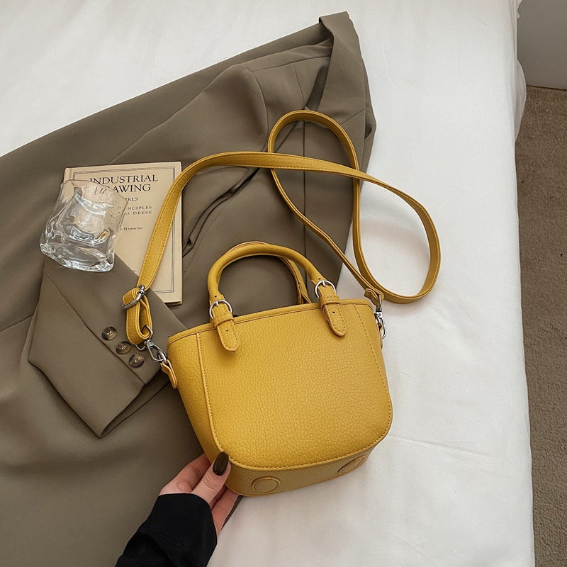 Foreign order advanced sense simple portable small bag women's 2025 new foreign style shoulder bucket bag commuter messenger bag
