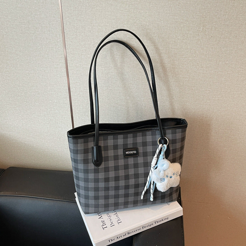 Cross-border 2025 New Fashion Versatile Shoulder Bag Premium Niche Design Casual Simple Large Capacity Tote Bag