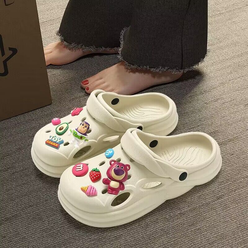 Women's clogs - summer cute cartoon outdoor fashion, new trendy anti-slip thick sole height increasing beach closed-toe half slippers